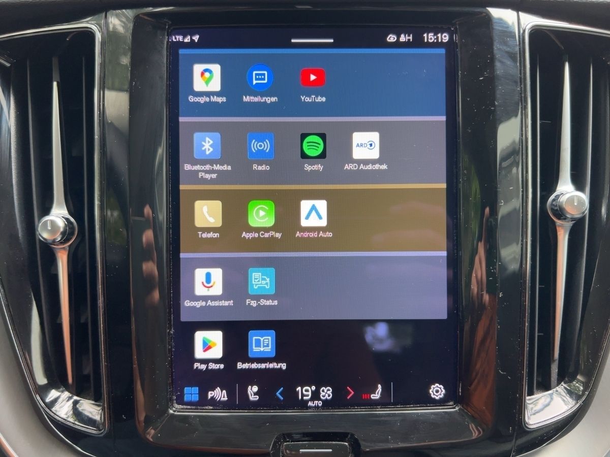 Volvo XC 60 T6 Plug-In Panorama Allrad Luftfahrwerk