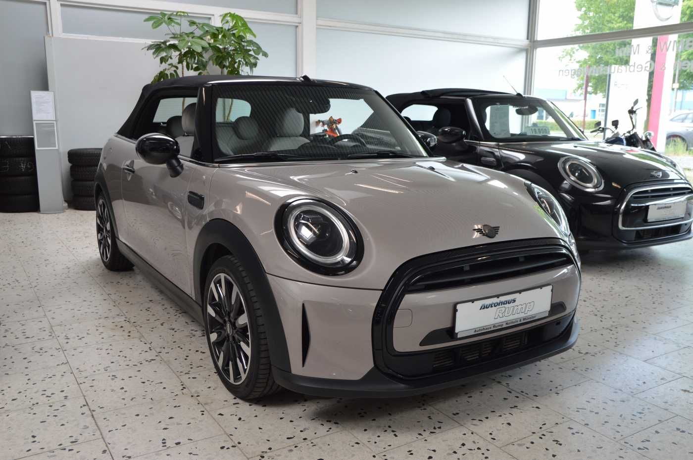 MINI CABRIO Cooper Classic - Samsaru's Car Outlet
