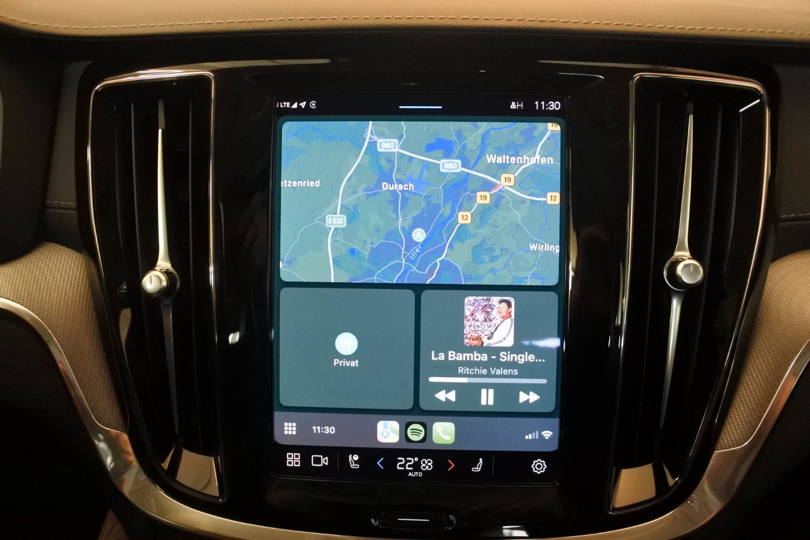 Volvo S60 T8 Ultimate Dark Recharge Plug-In Hybrid AWD