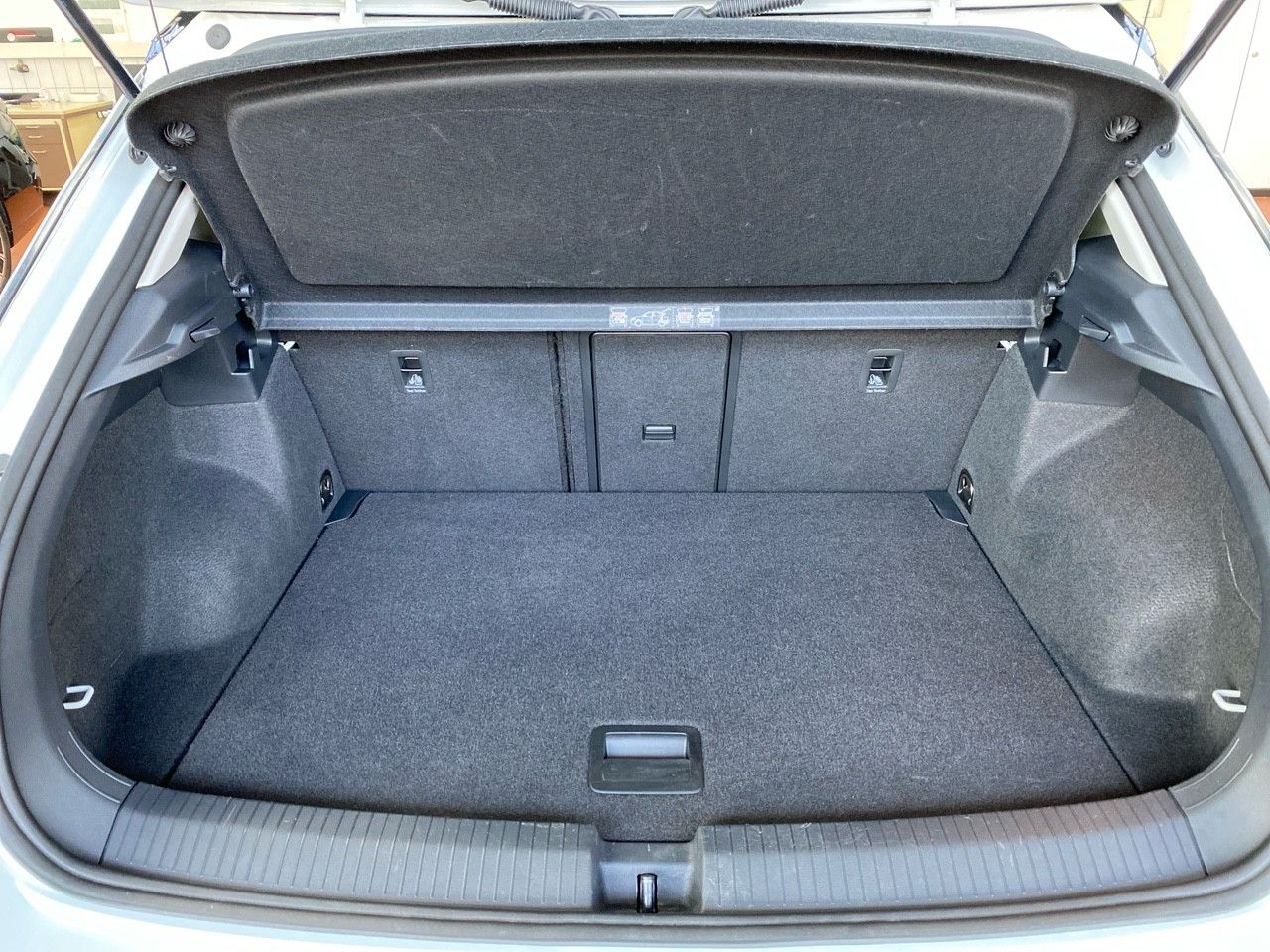 Volkswagen T-Roc Style - Samsaru's Car Outlet