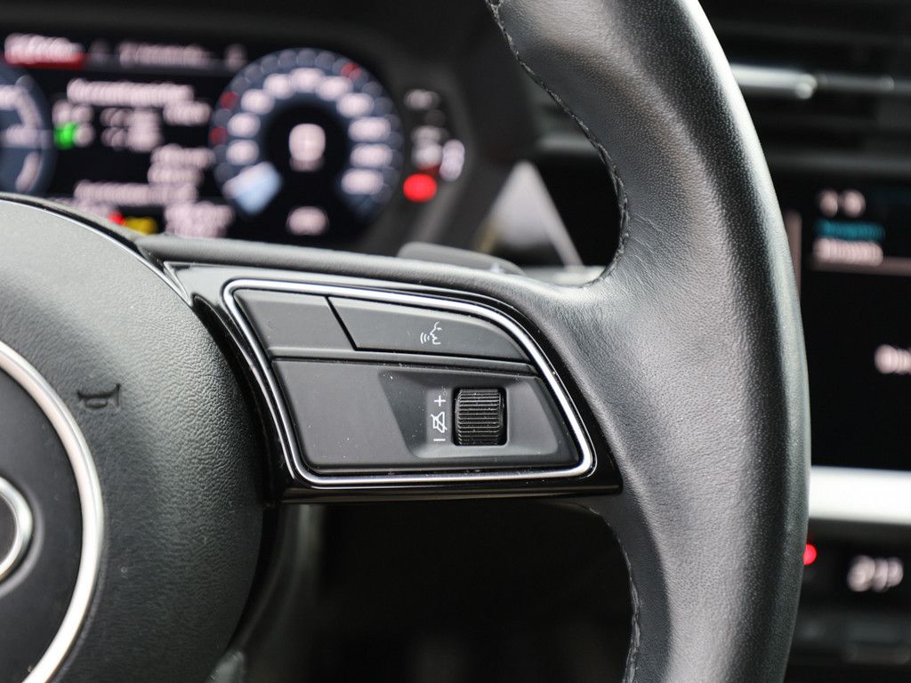 Audi A3 Sportback S line 45 TFSI e S tronic LED SHZ