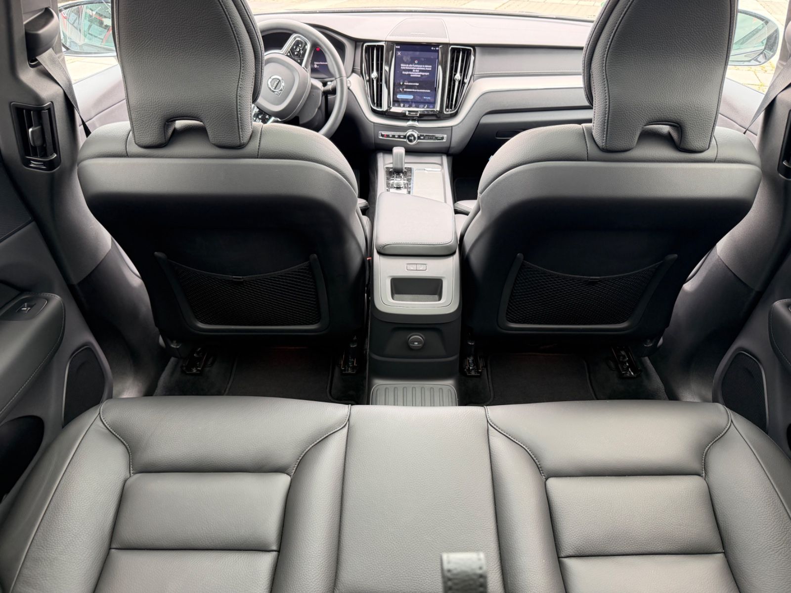Volvo XC60 T8 Ultimate Dark Recharge HEICO V-Max offen