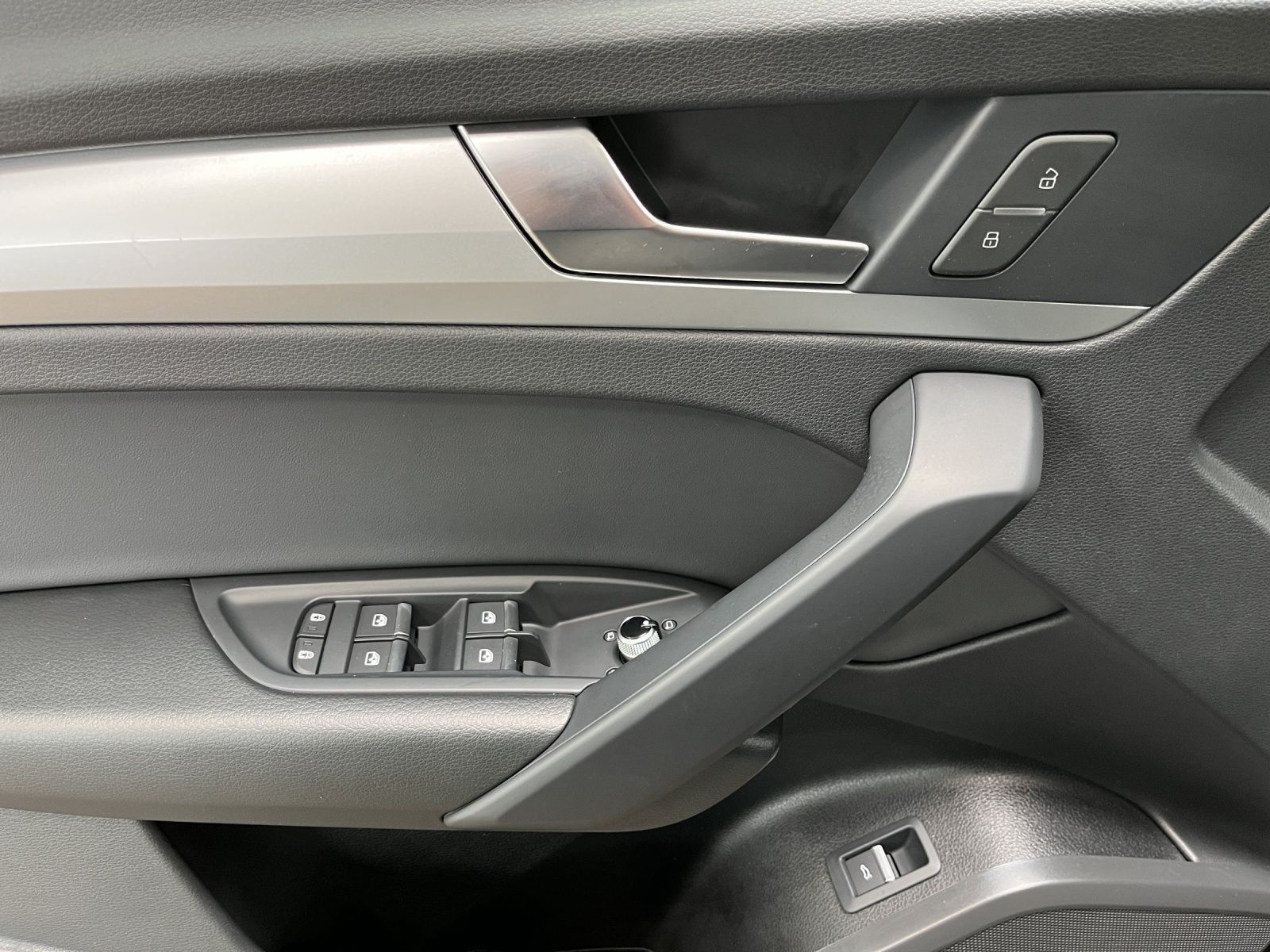 Audi Q5 advanced 40 TFSI quattro - Samsaru's Car Outlet