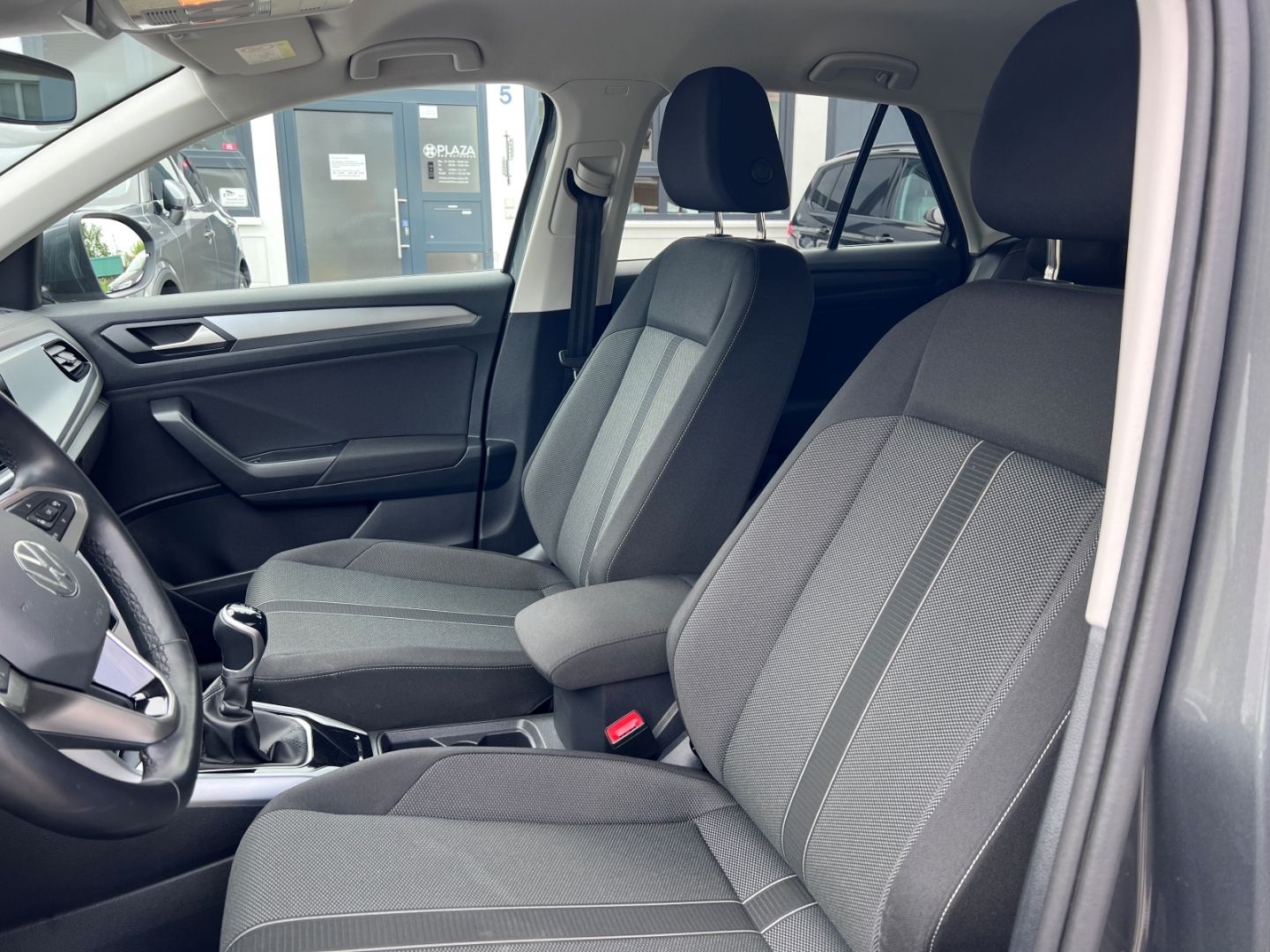 Volkswagen T-Roc 1.0TSI Life - Samsaru's Car Outlet
