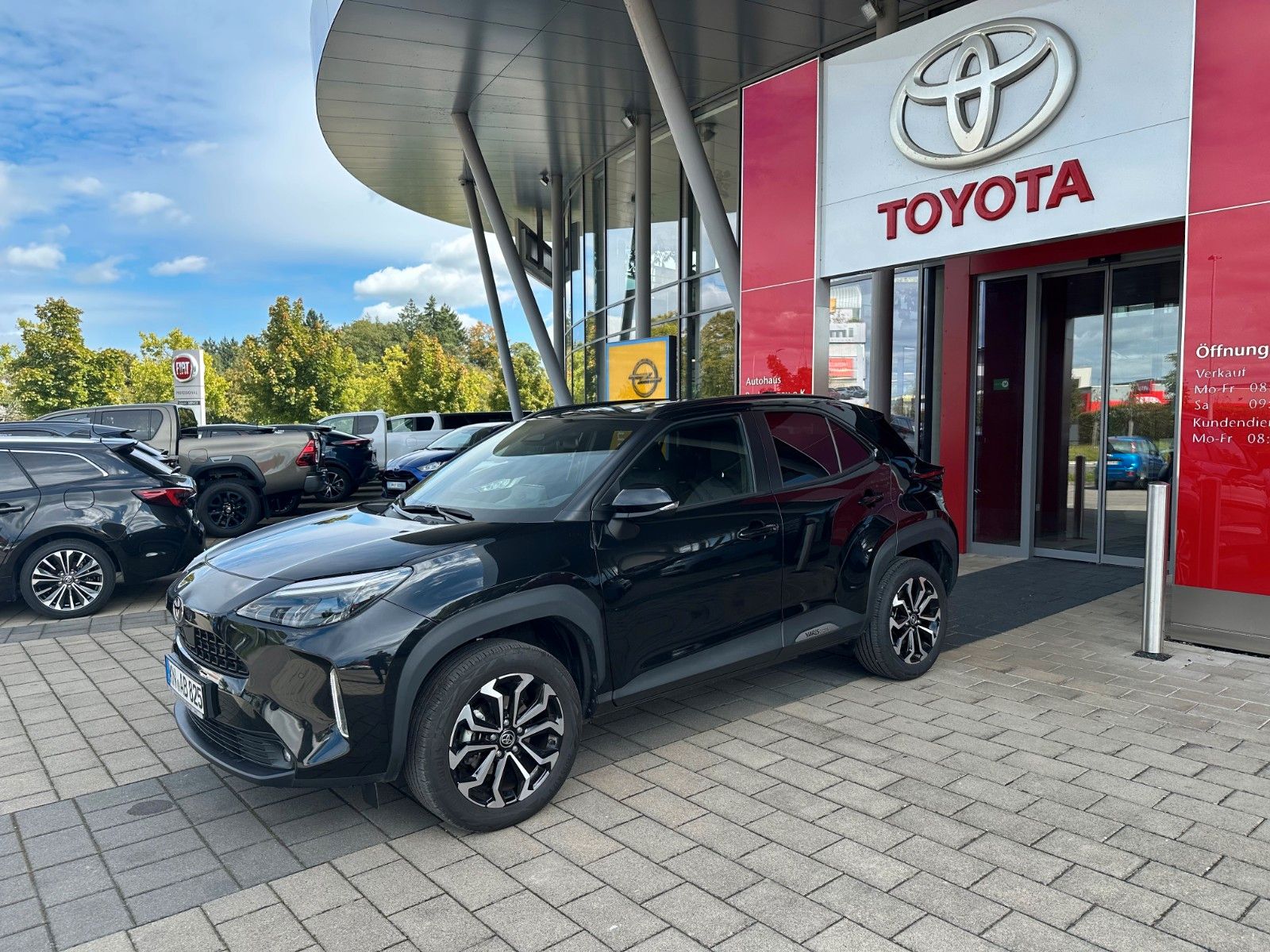 Toyota Yaris Cross Hybrid Team Deutsch. SAFETY+WINTER