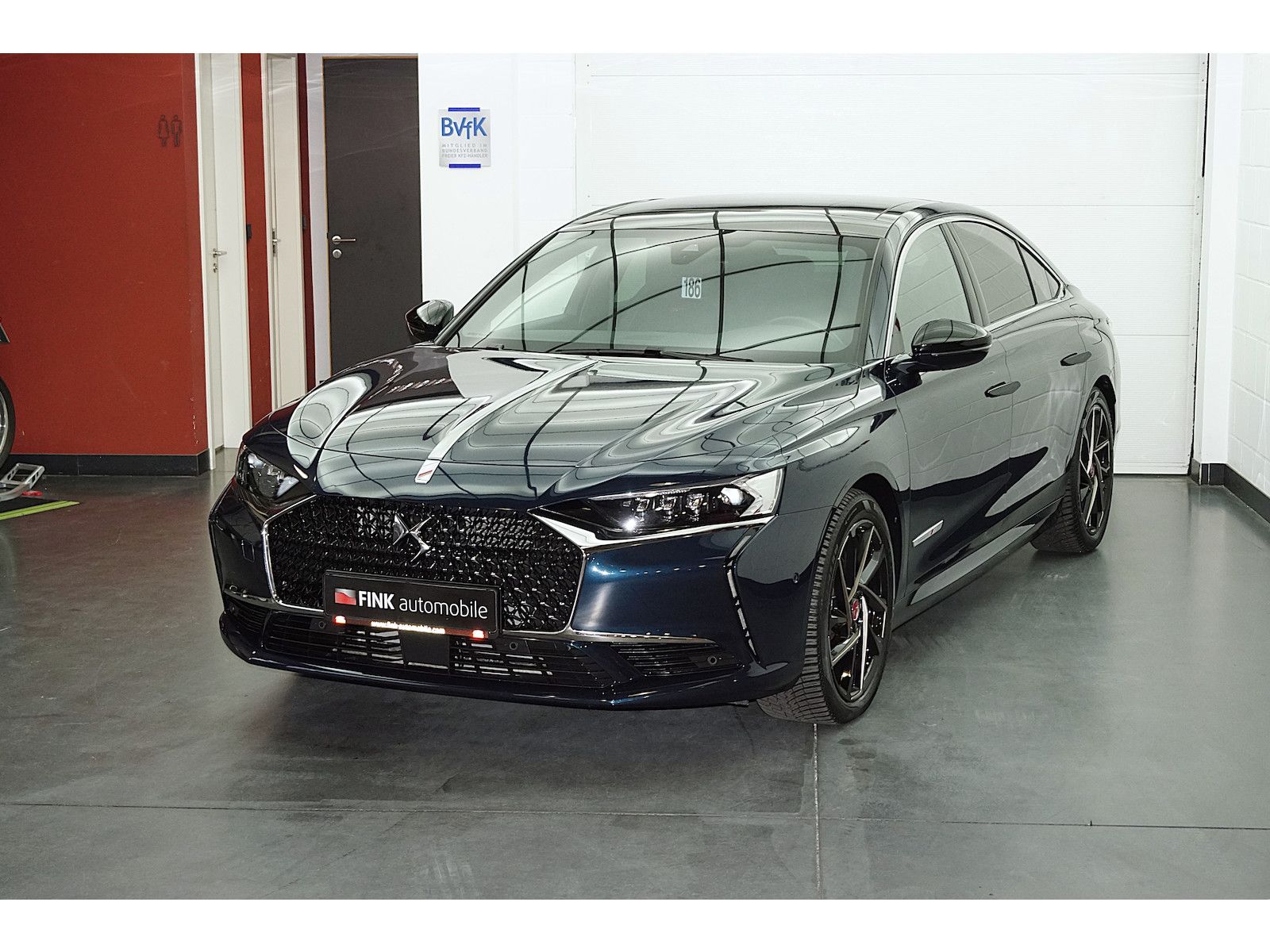 DS Automobiles DS9 E-Tense 225 Performance Line+ Nachtsicht