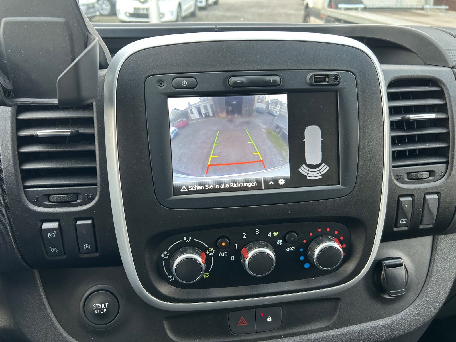 Nissan NV300 2.0 dCi COMFORT - Samsaru's Car Outlet