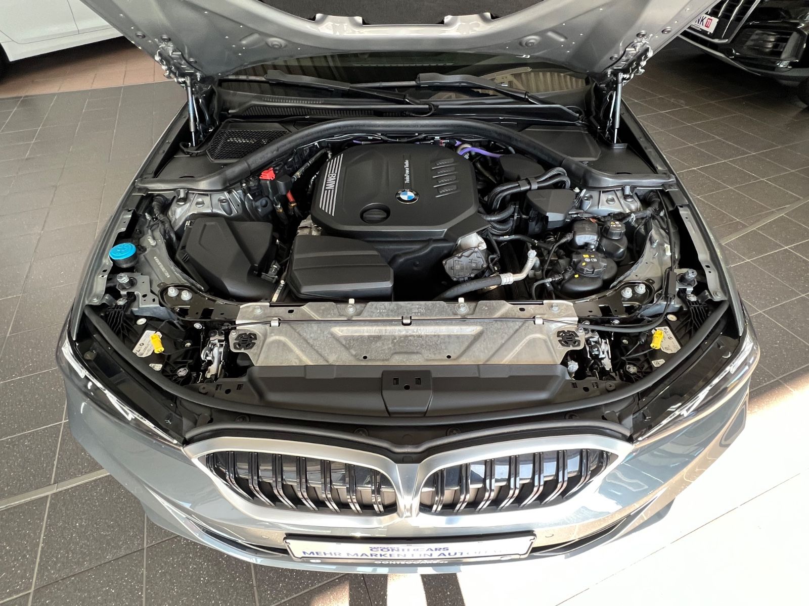 BMW 320d Lim. x Drive AHK+Driving Assist