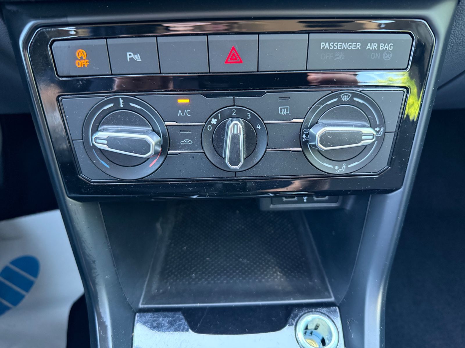 Volkswagen T-Cross Life 1.0 TSI - Samsaru's Car Outlet