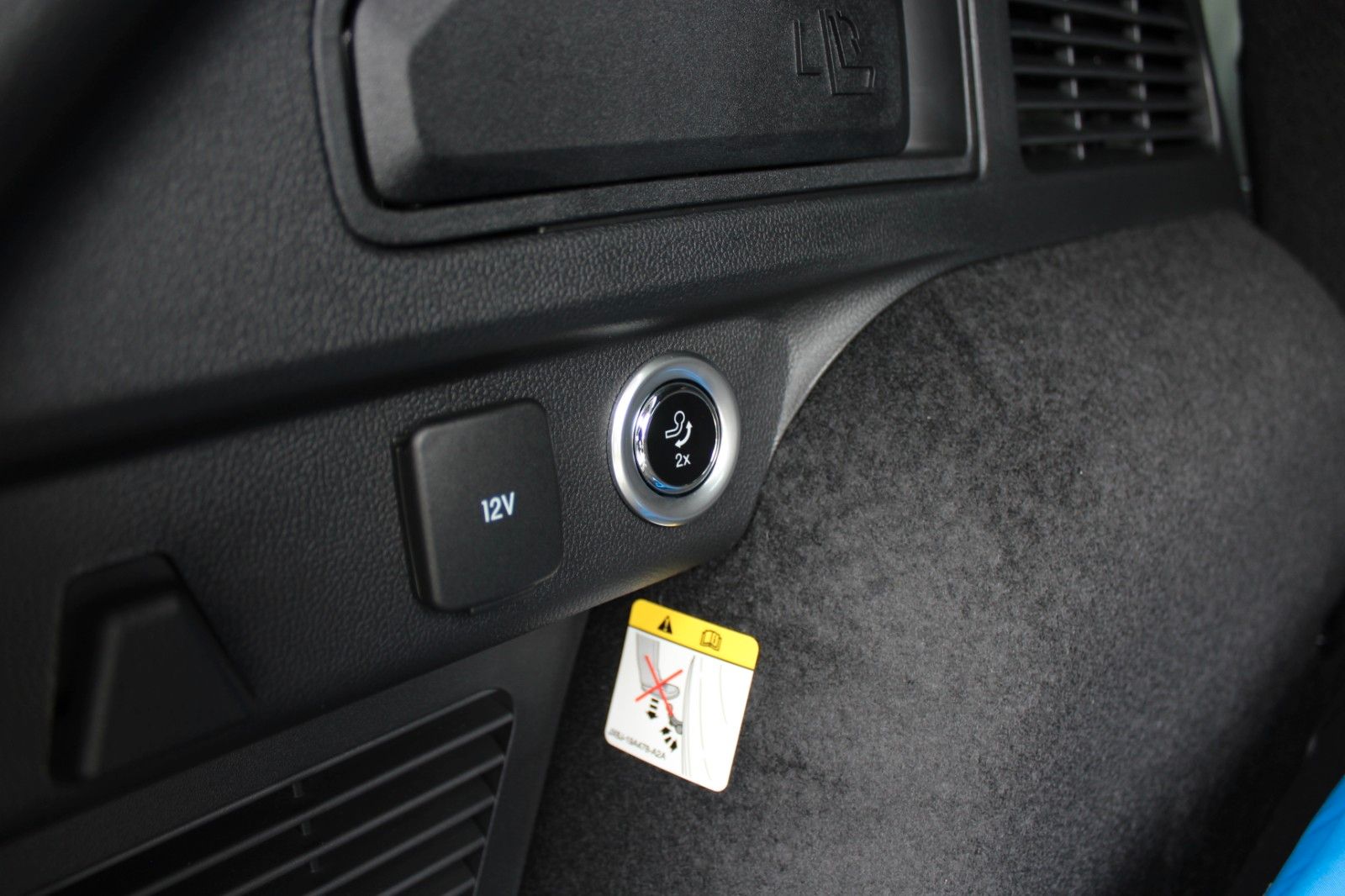 Ford Kuga ST-Line X 2.5 FHEV Allrad - Samsaru's Car Outlet