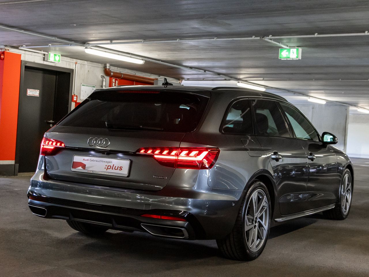 Audi A4 Avant 45 TFSI qu S line - Samsaru's Car Outlet