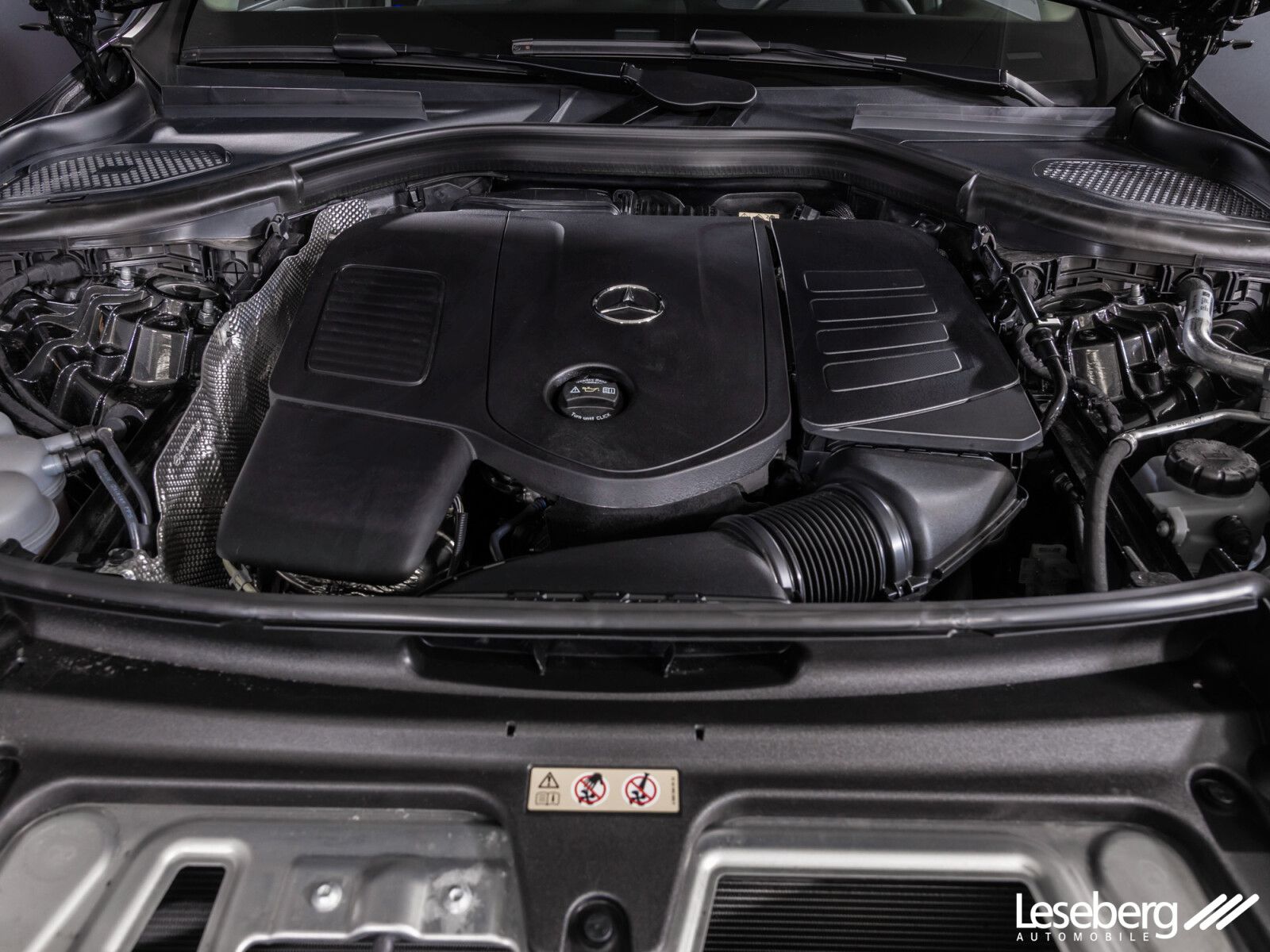Mercedes-Benz GLC 300 e 4M Avantgarde - Samsaru's Car Outlet