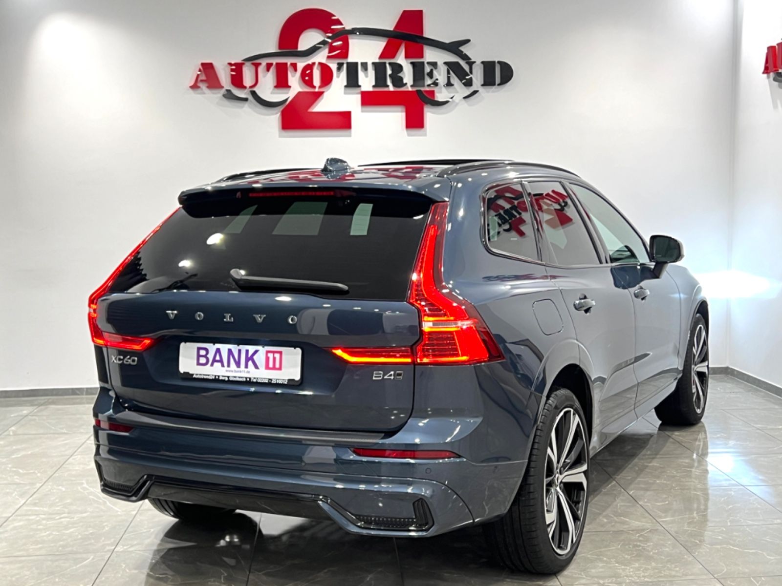 Volvo XC60 R Design AWD - Samsaru's Car Outlet