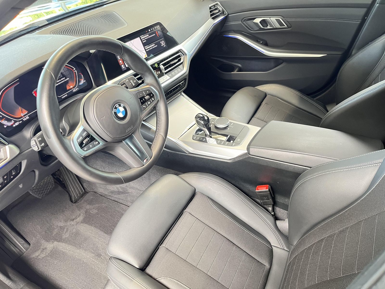BMW 320i Touring Sport Line - Samsaru's Car Outlet