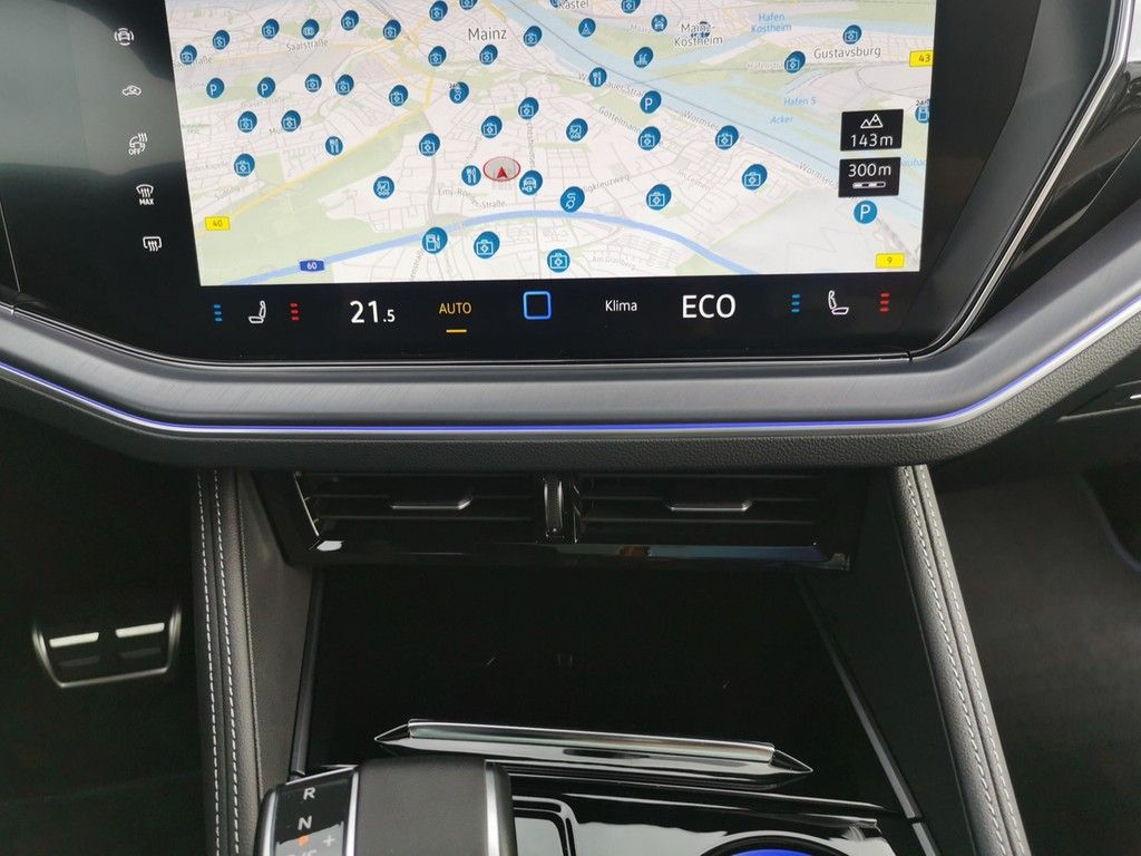 Volkswagen Touareg 3.0 TSI eHybrid 340 kW 4M R Tipronic - Samsaru's Car Outlet