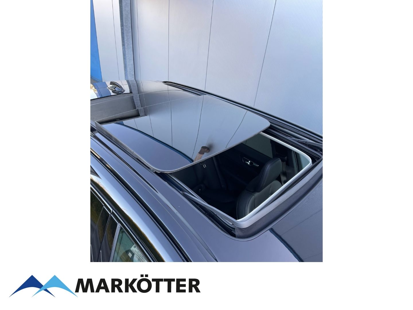 Volvo XC60 T8 AWD Recharge Ultimate Dark - Samsaru's Car Outlet