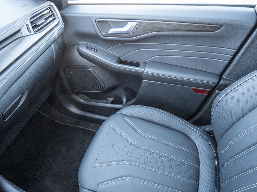Ford KUGA VIGNALE - Samsaru's Car Outlet