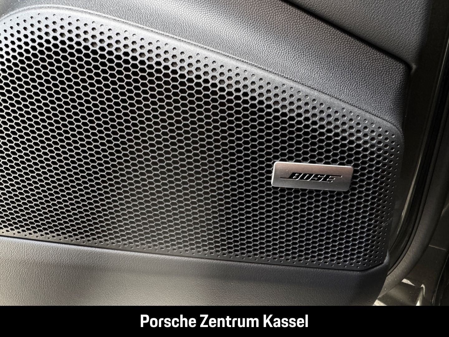 Porsche Macan Electric 4 Matrix LED