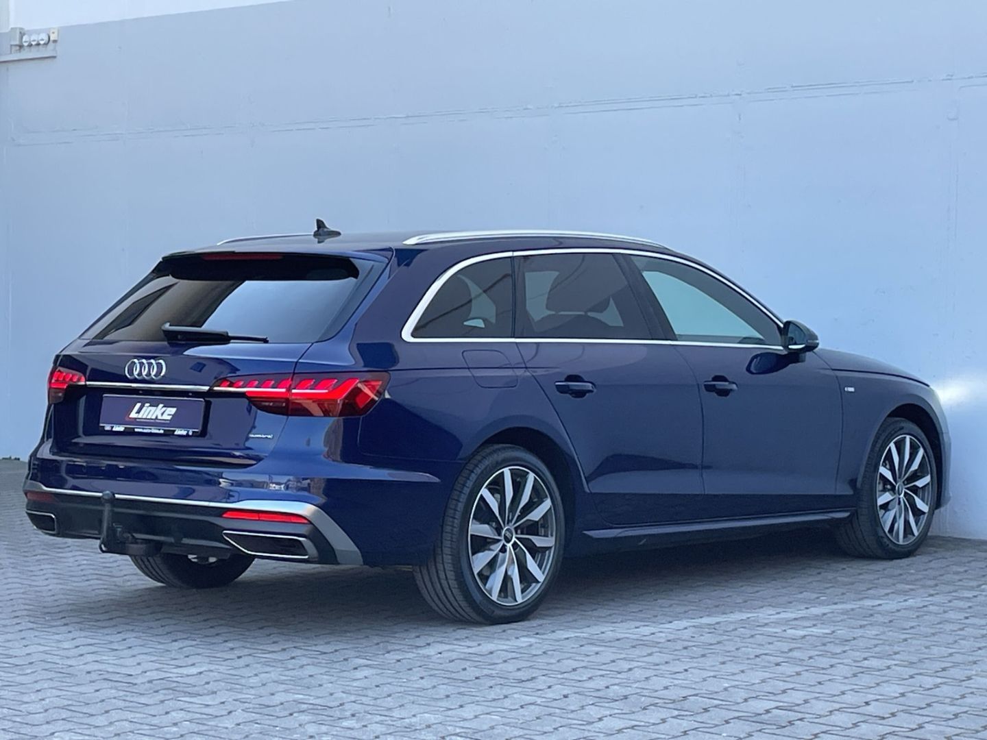 Audi A4 40 TFSI Avant S line quattro Matrix/AHK/Pano/