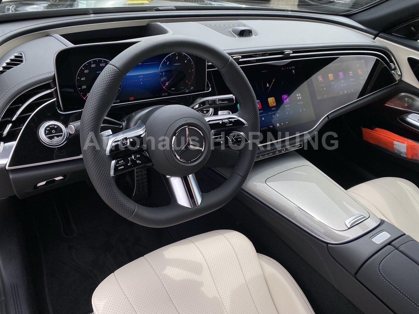 Mercedes-Benz E 450d T 4M AMG HUD STDHZ PANOSD AHK DigiL Bur4D