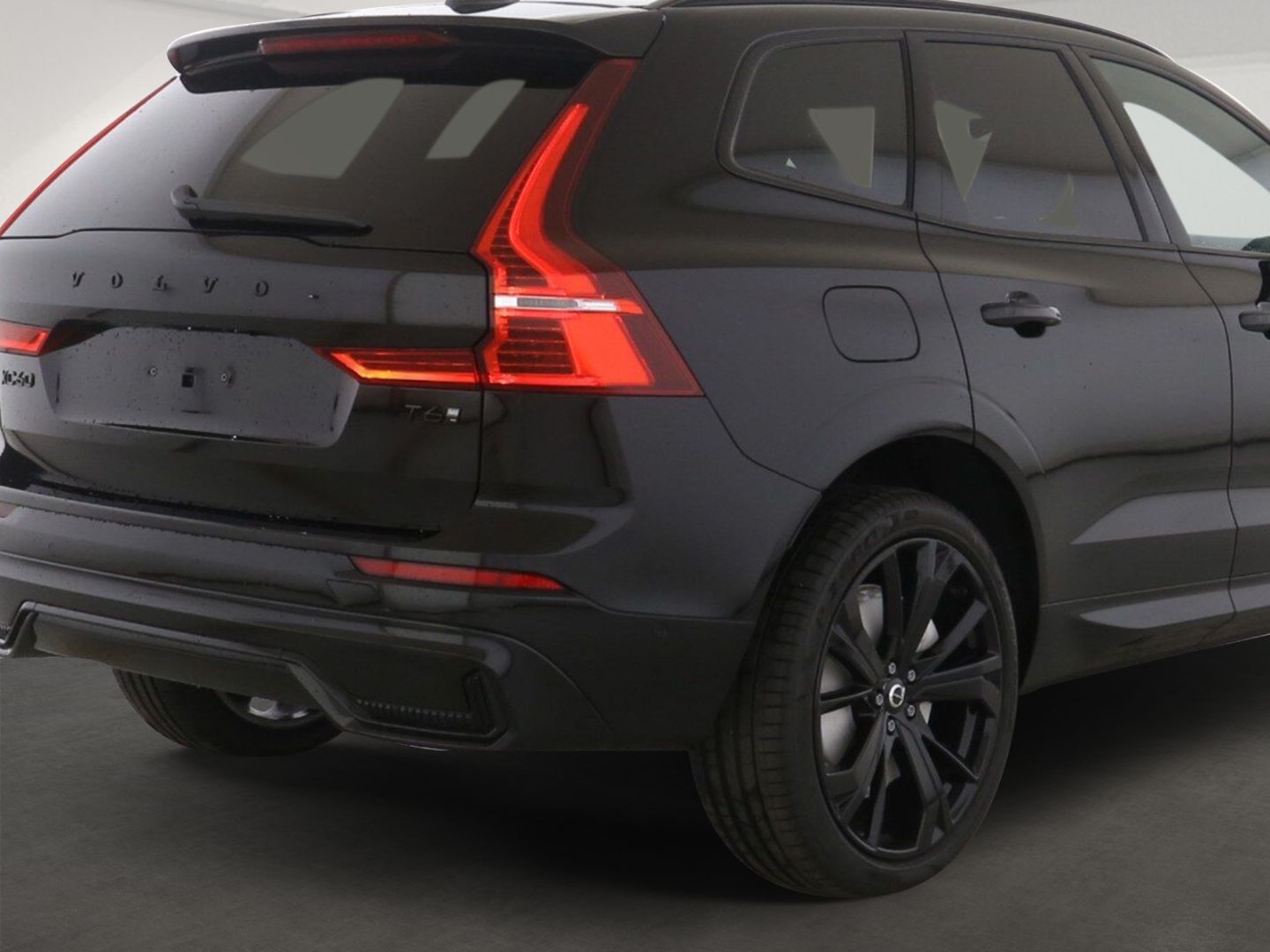Volvo XC60 T6 Plus Black - Samsaru's Car Outlet