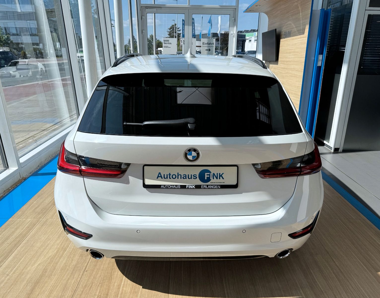 BMW 320d Touring Sport Line - Samsaru's Car Outlet