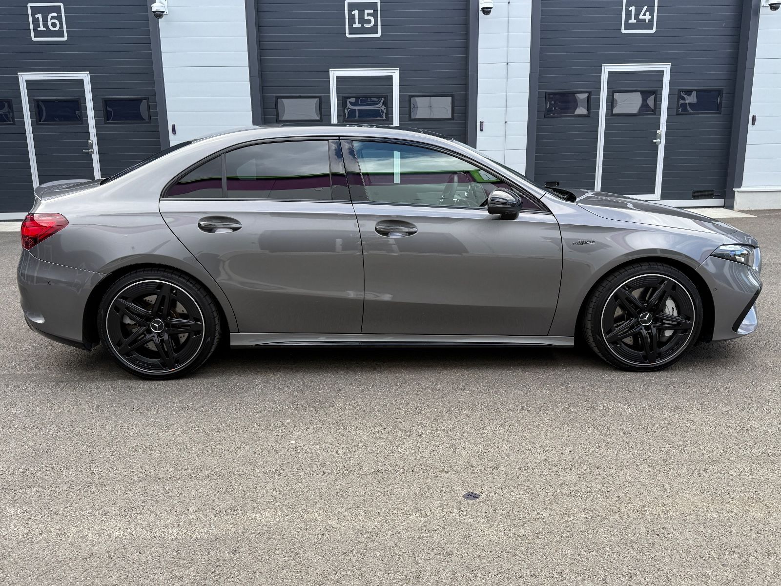 Mercedes-Benz A 35 AMG - Samsaru's Car Outlet