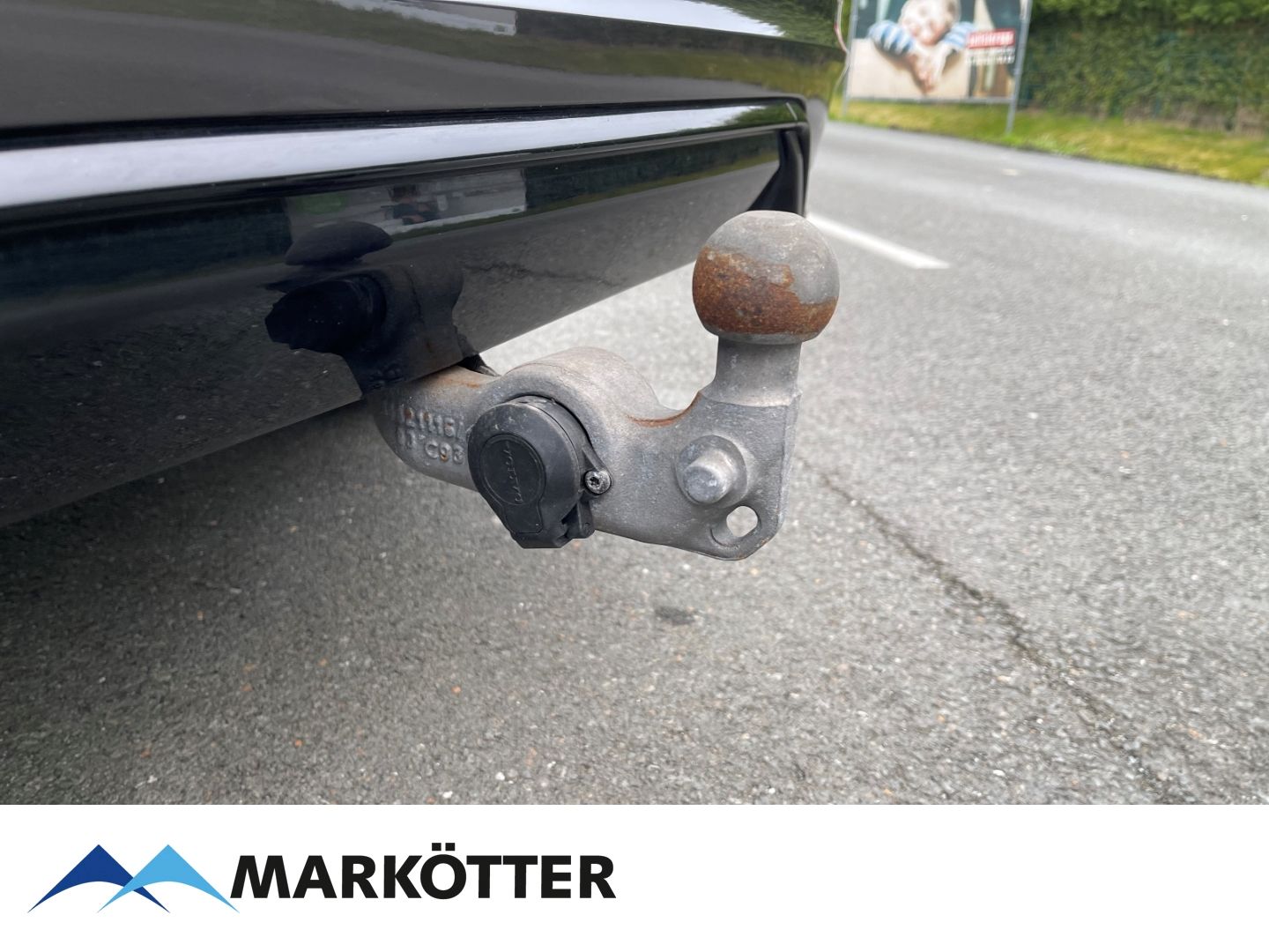 Volvo XC60 T6 AWD Recharge R Design - Samsaru's Car Outlet