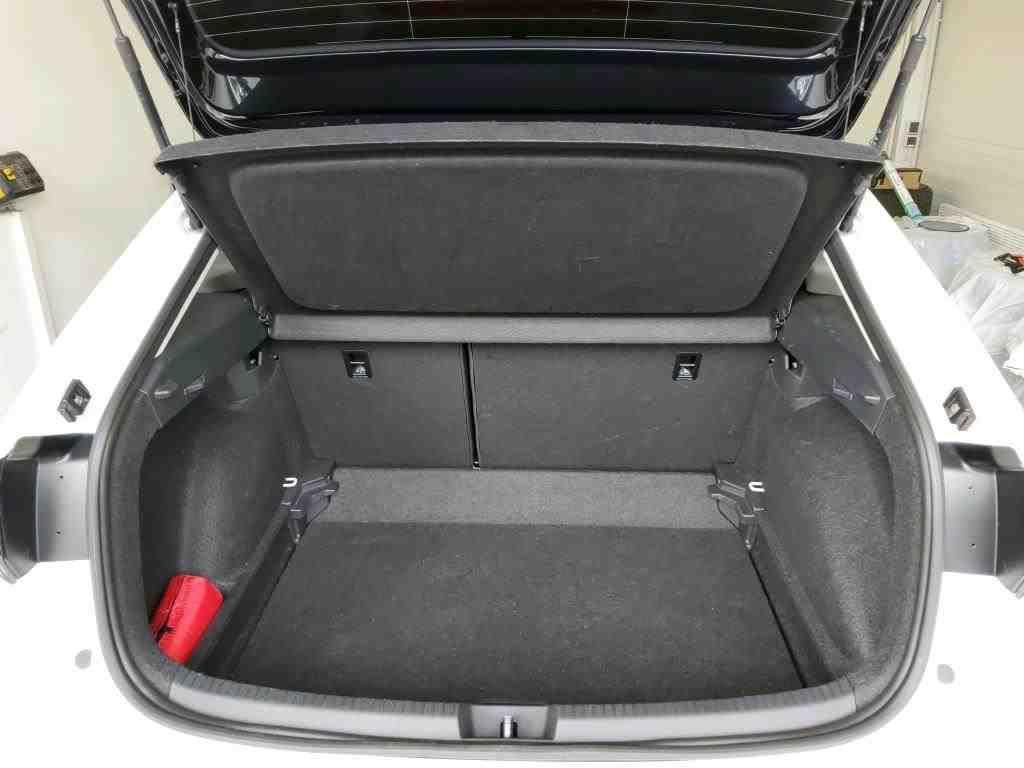 Volkswagen Taigo 1.5 TSI Style DSG - Samsaru's Car Outlet