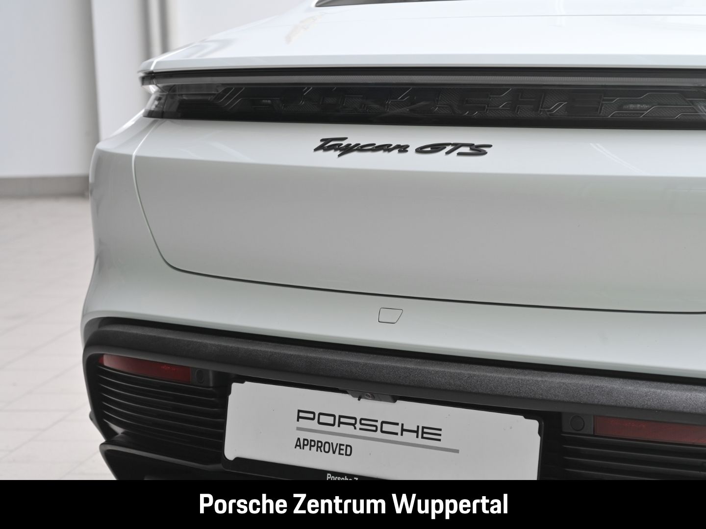 Porsche Taycan GTS Head-Up BOSE 21-Zoll Panoramadach