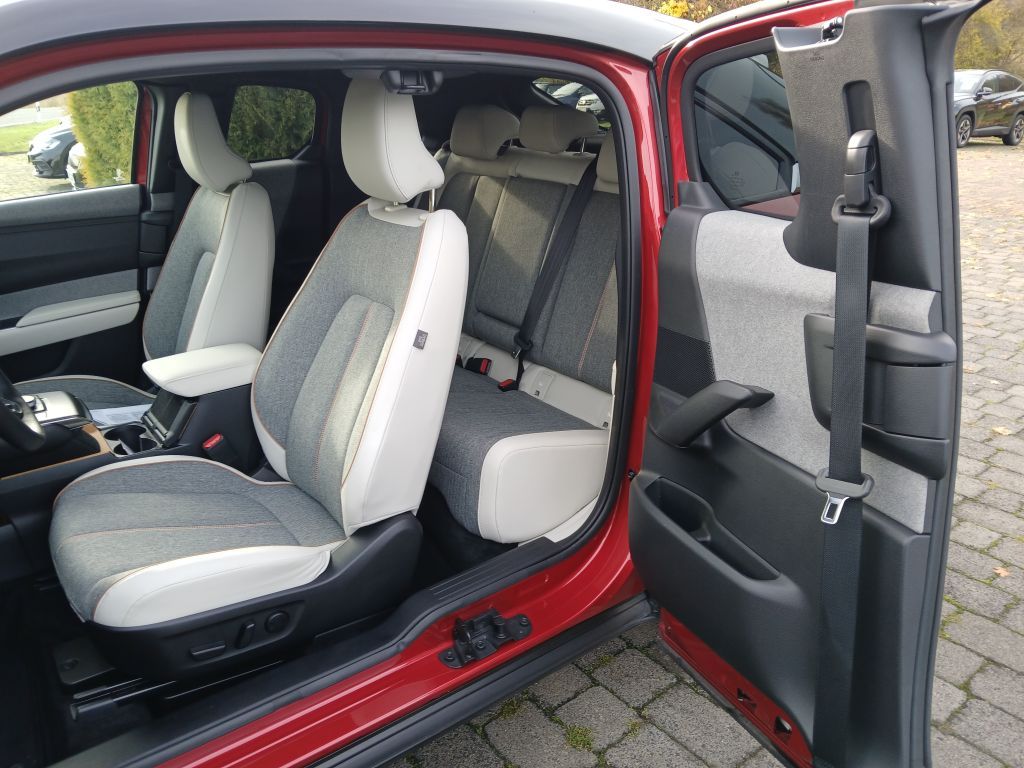 Mazda MX-30 e-SKYACTIV R-EV MAKOTO