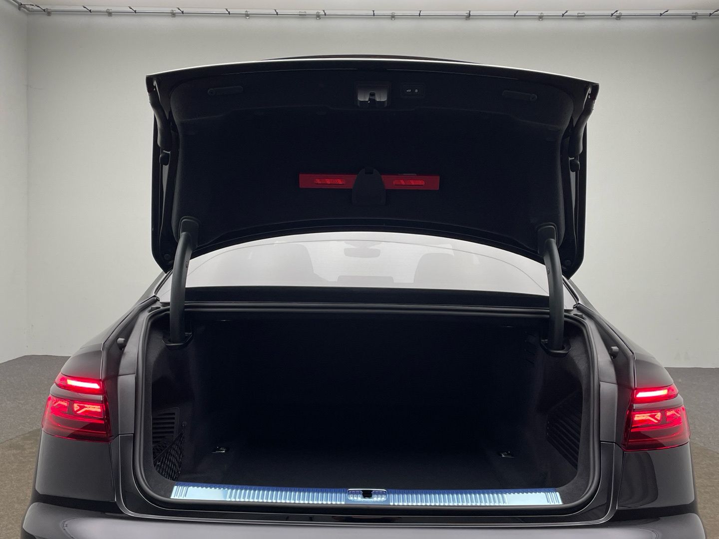 Audi A8 50 TDI quattro - Samsaru's Car Outlet