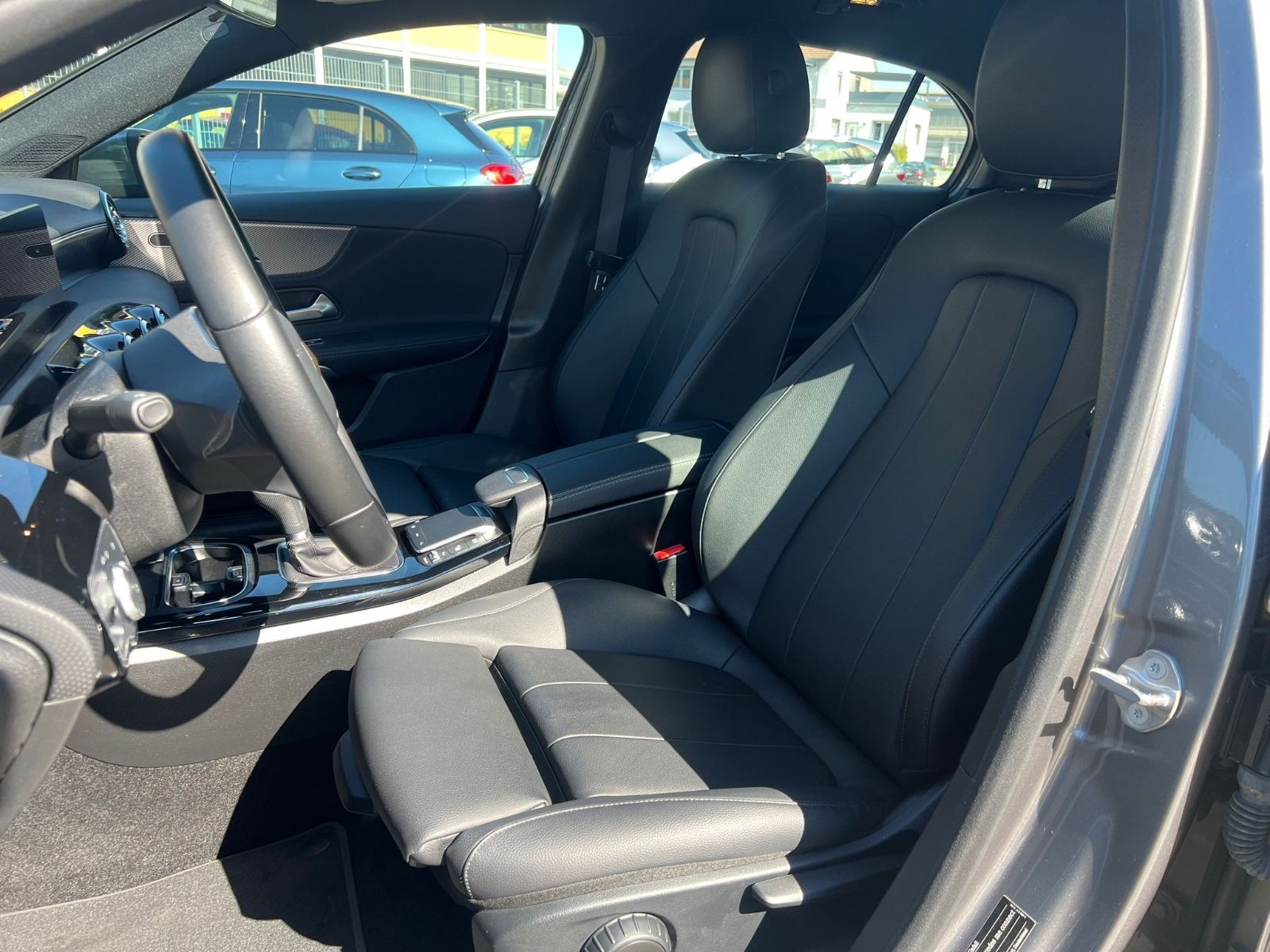 Mercedes-Benz A 200 - Samsaru's Car Outlet