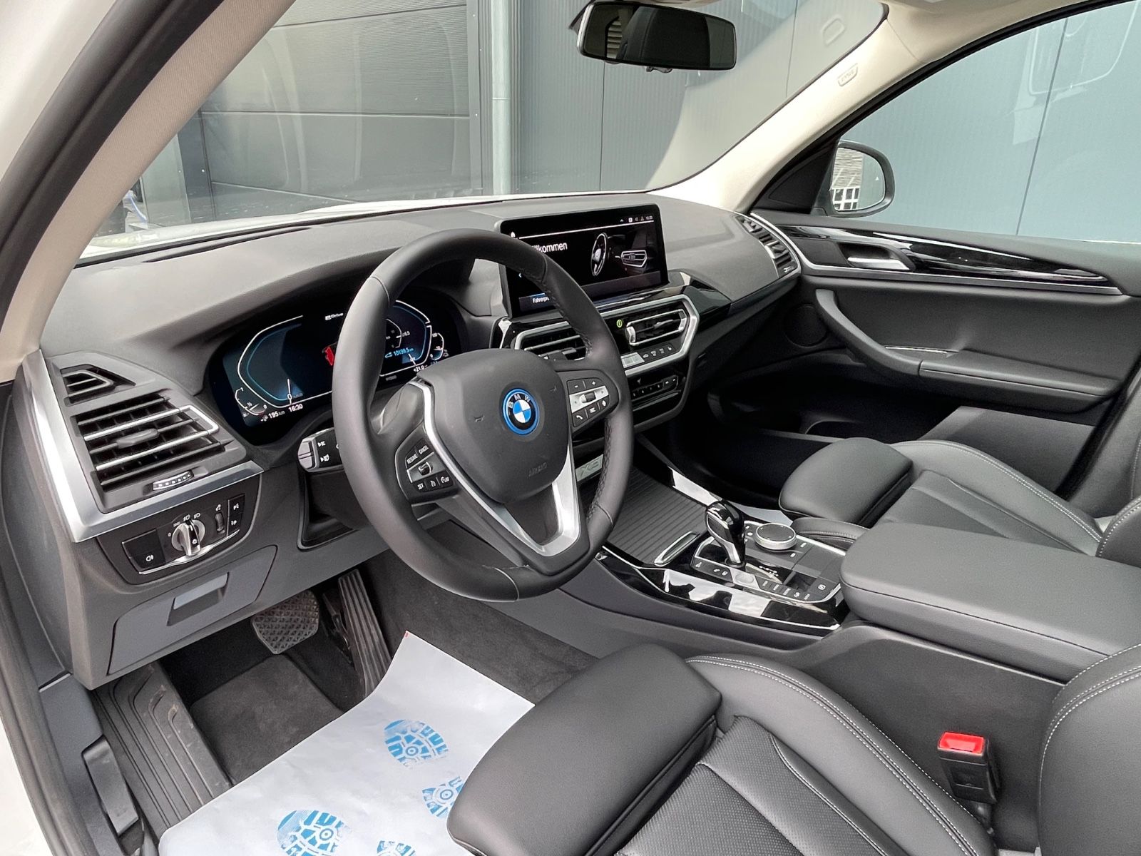 BMW X3 xDrive30e - Samsaru's Car Outlet