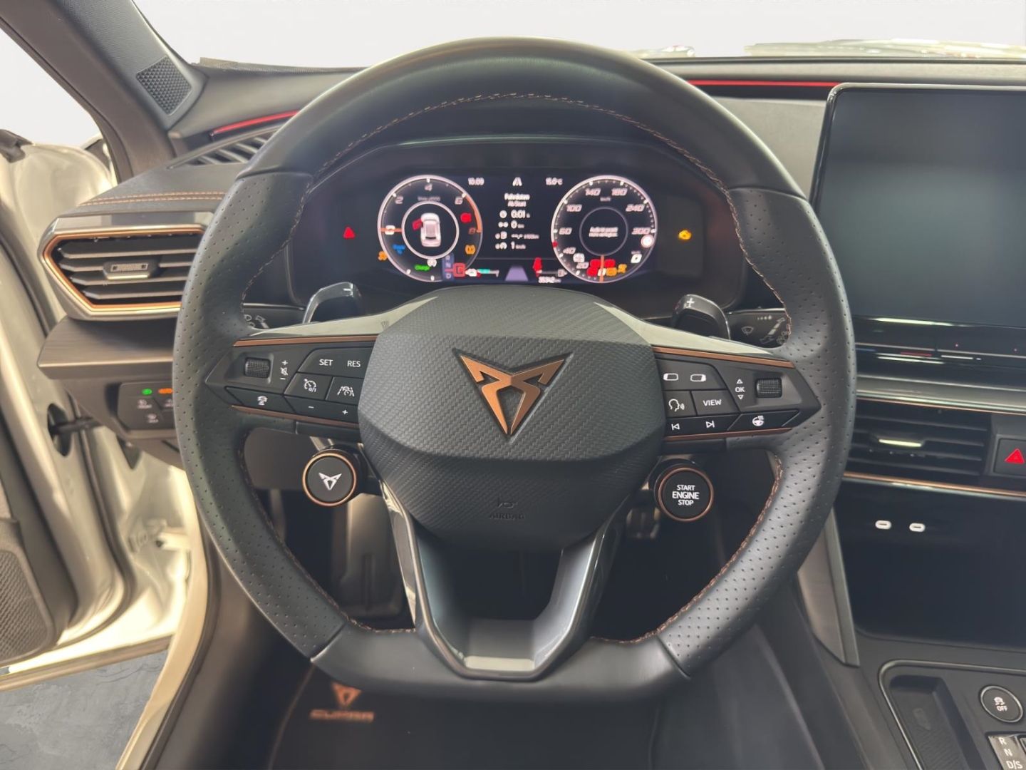 Cupra Formentor VZ 1.4 e-HYBRID Alu LED AHK Pano Top V