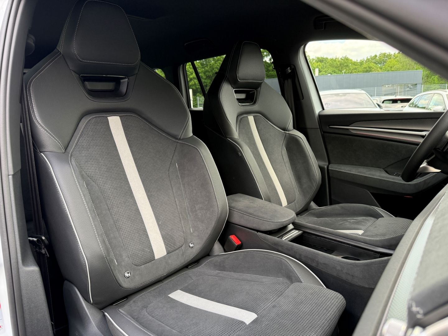 Skoda Kodiaq II 1.5 TSI iV DSG Sportline AHK Navi DCC