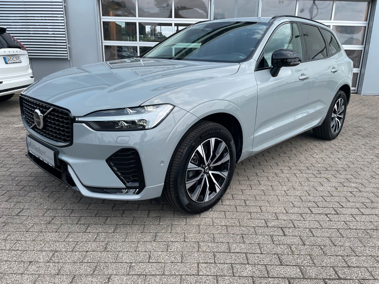 Volvo XC60 B5 AWD PLUS DARK-360-BLIS-H/K-Pilot-VollLED