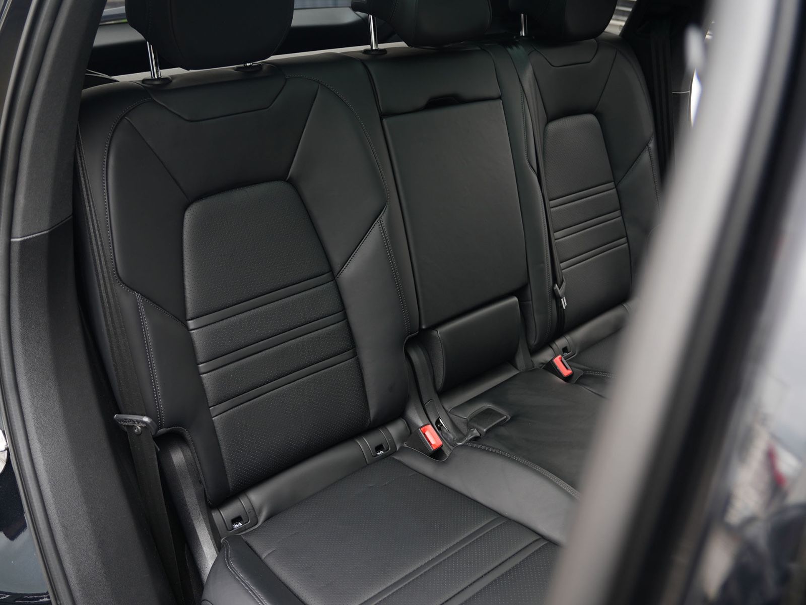 Porsche E-Hybrid MY24-INNODRIVE-ACC-LUFTF.-PANO-BOSE-RS
