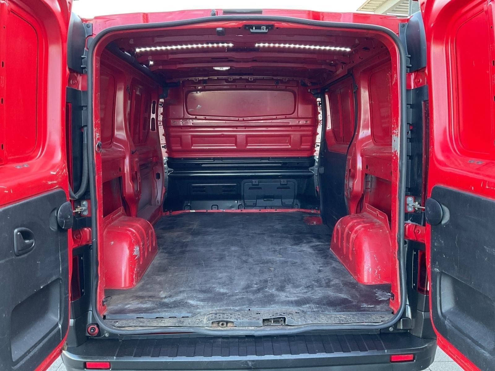 Renault Trafic - Samsaru's Car Outlet
