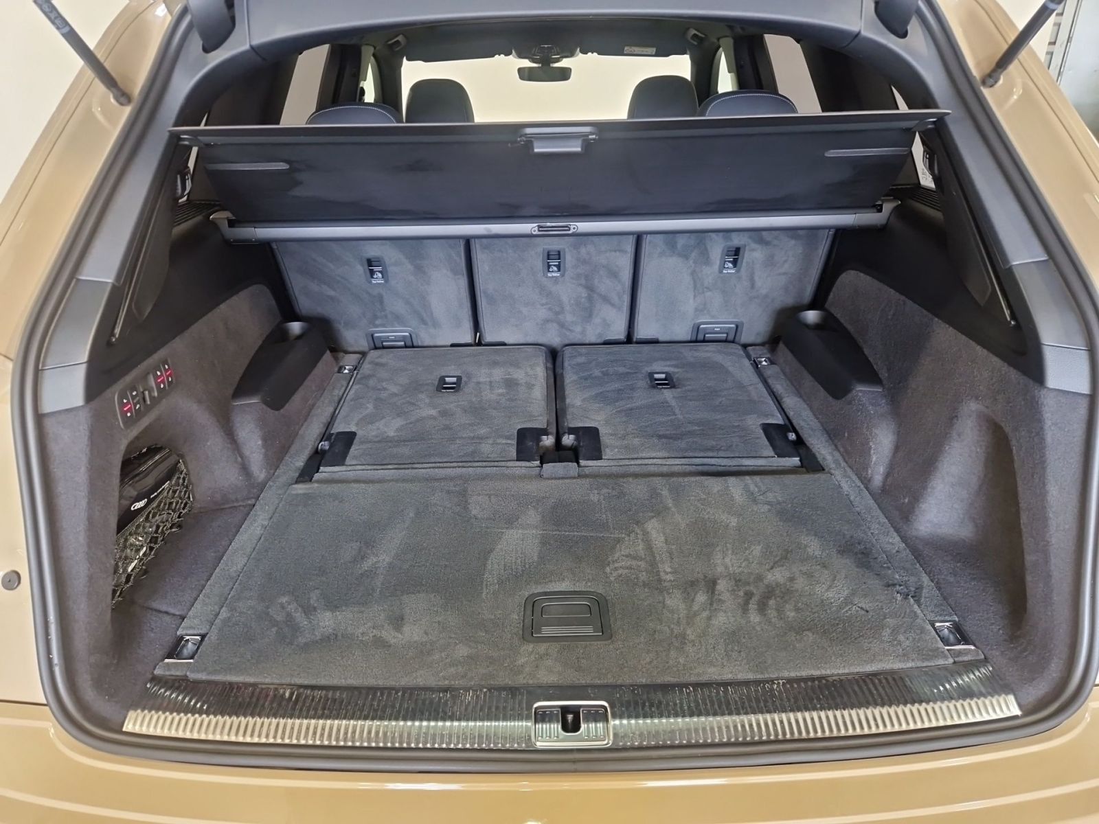 Audi Q7 50 TDI QUATTRO S LINE 7-SITZE +HD-MATRIX+AHK+