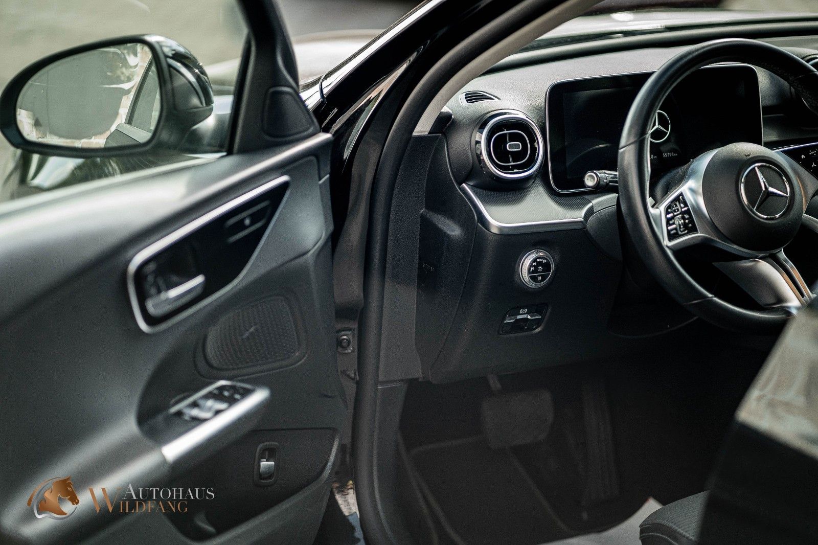 Mercedes-Benz C 180 Lim. Avantgarde - Samsaru's Car Outlet