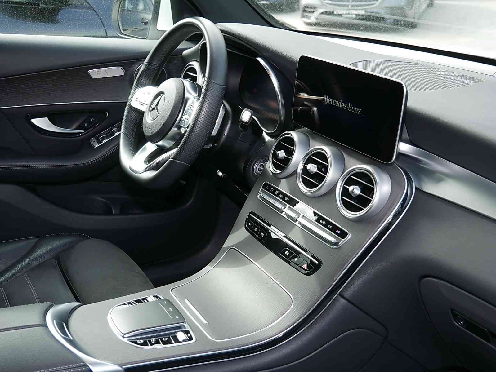 Mercedes-Benz GLC 300 e 4M AMG - Samsaru's Car Outlet