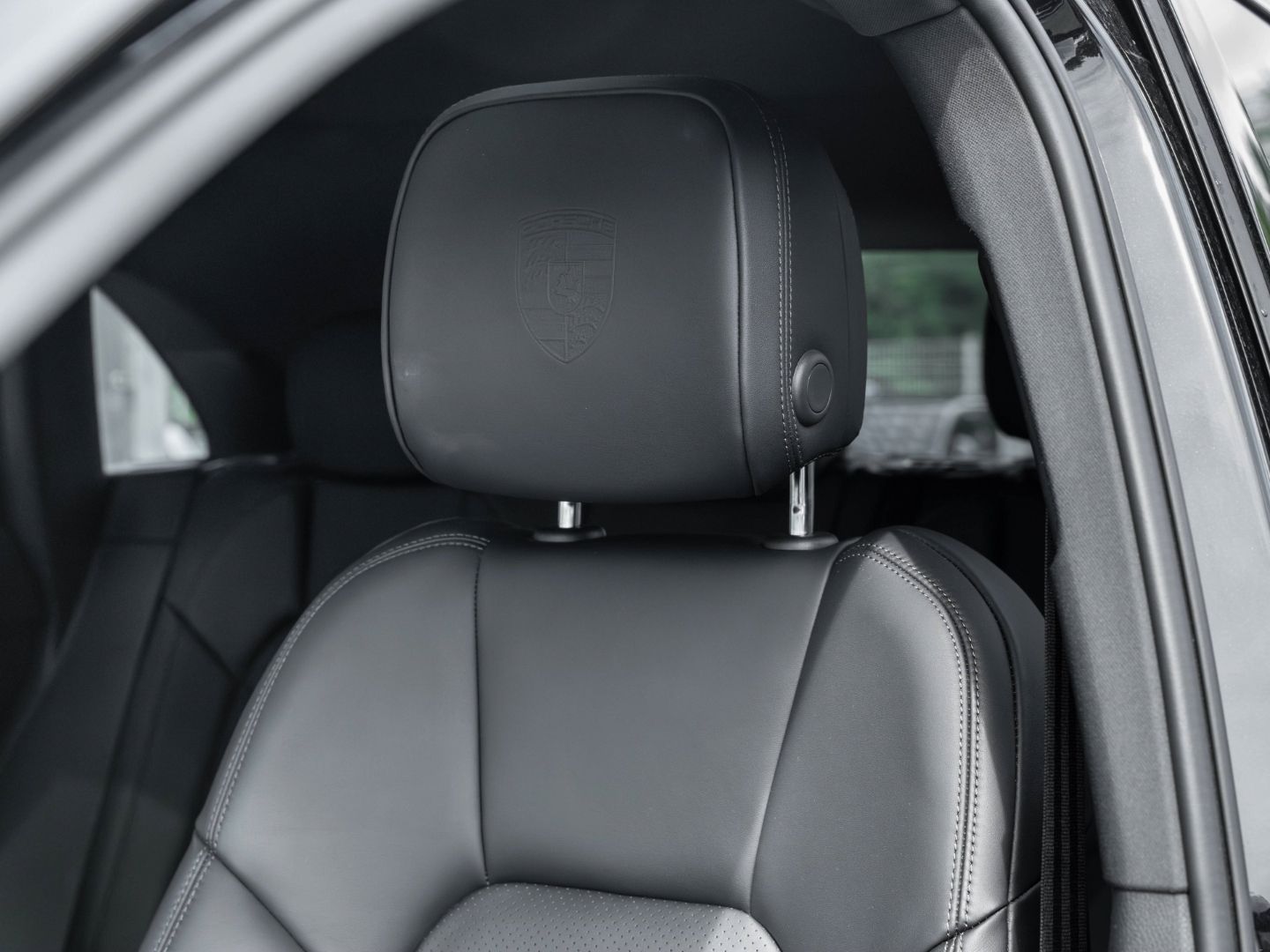 Porsche Macan - Samsaru's Car Outlet