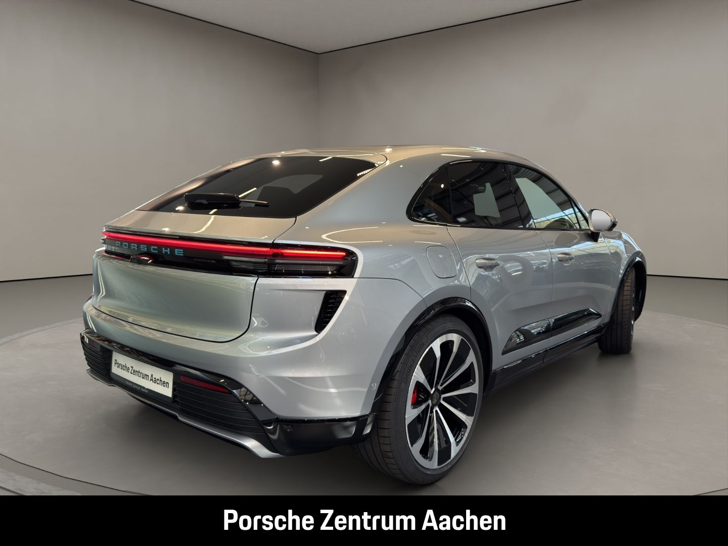 Porsche Macan Turbo BOSE InnoDrive Panorama LED-Matrix