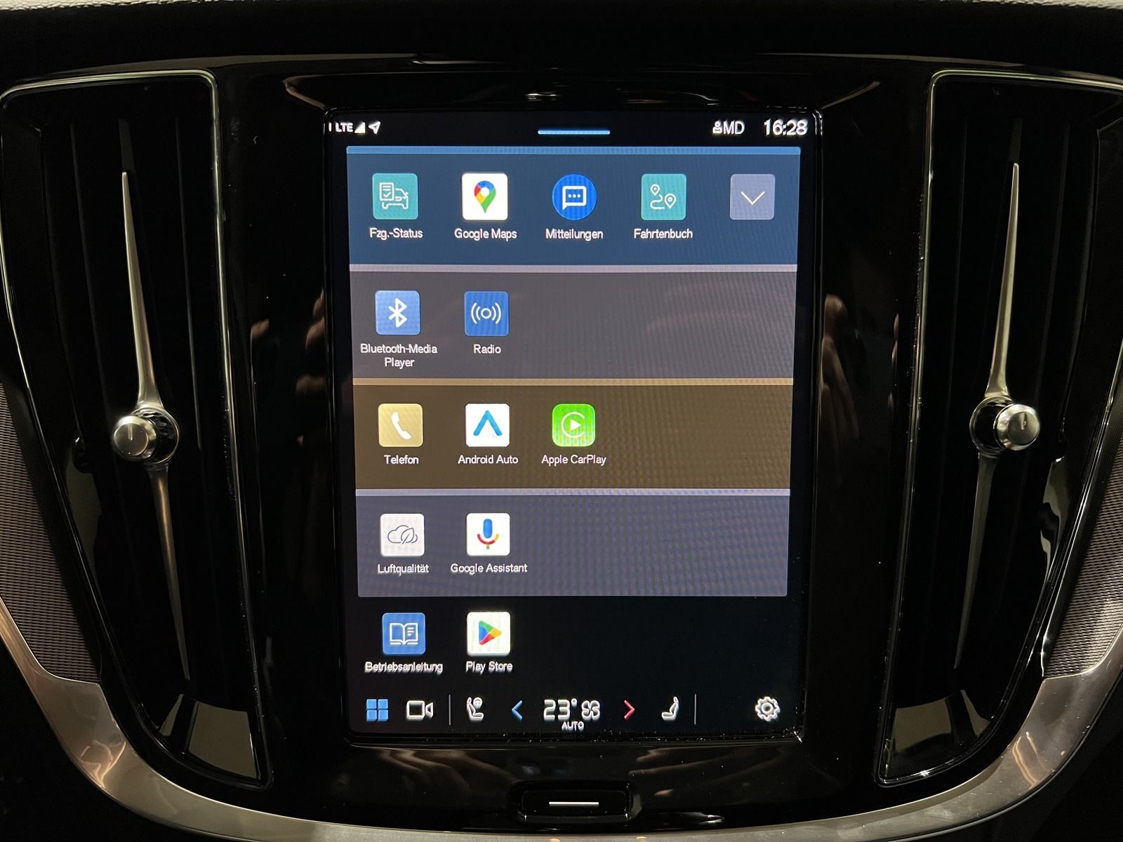 Volvo V60 T6 Plus Dark Recharge AWD ACC Pano AHK 360°