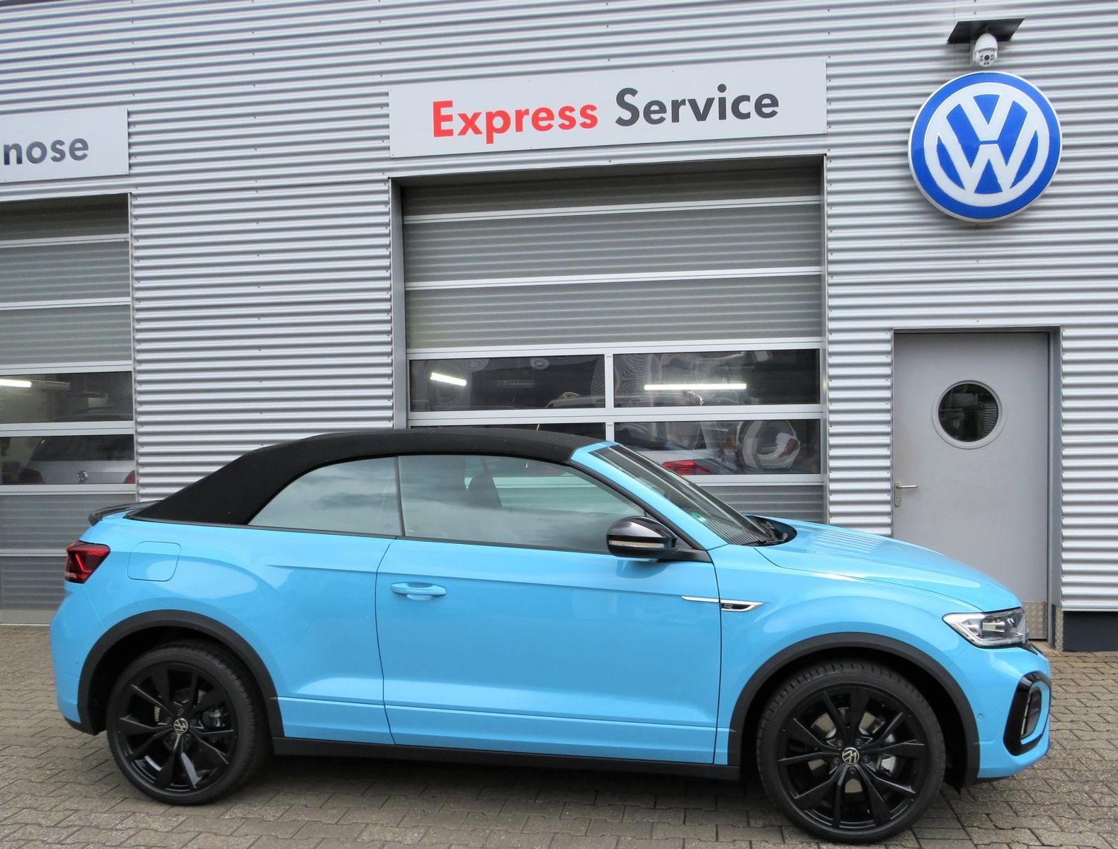 Volkswagen T-Roc 1.5 TSI DSG R-Line - Samsaru's Car Outlet
