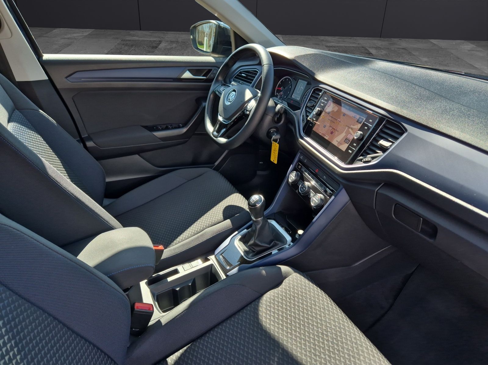 Volkswagen T-Roc TSI United - Samsaru's Car Outlet