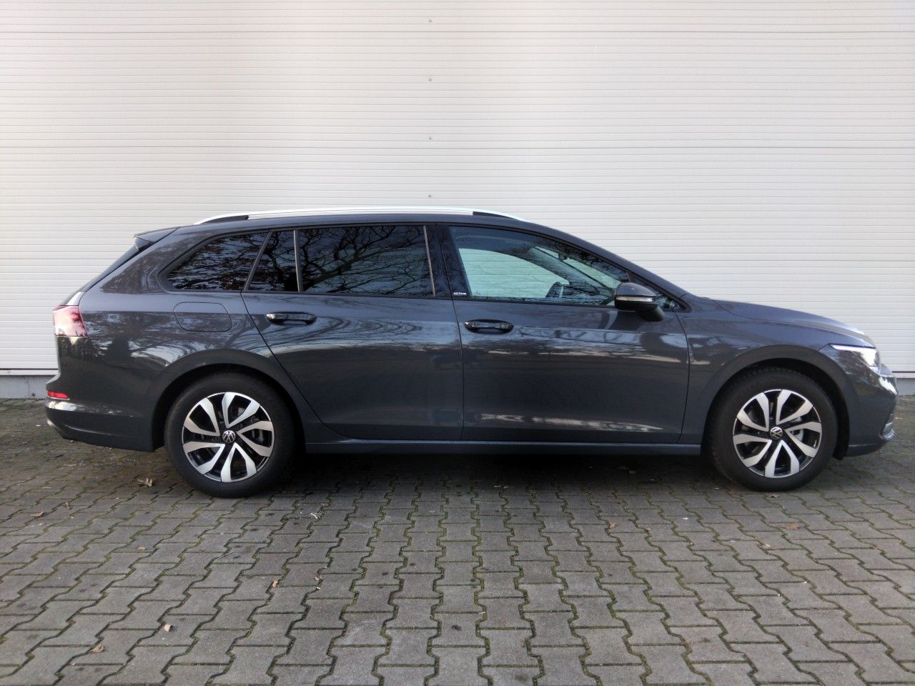 Volkswagen Golf VIII Variant eTSI DSG - Samsaru's Car Outlet