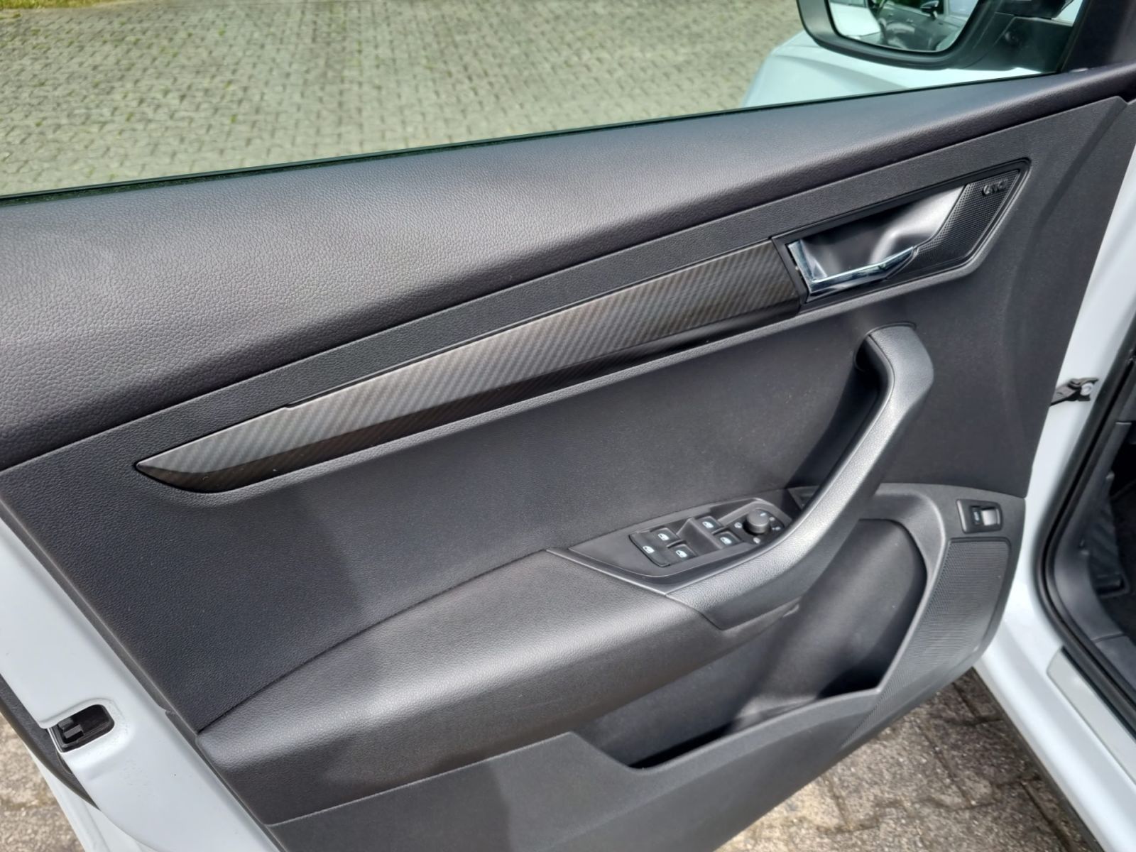 Skoda Karoq Sportline 2.0TSI 4x4 DSG Navi LED Panorama