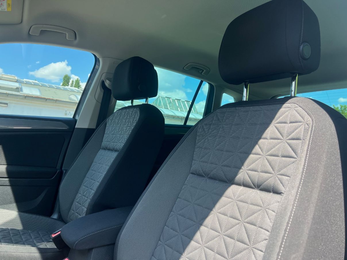 Volkswagen Tiguan LIFE - Samsaru's Car Outlet